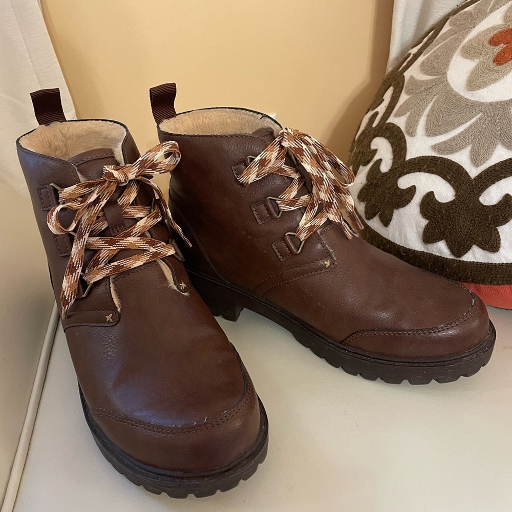 Alegria Cheri water resistant hiker boot, smooth brown leather 9-9.5/39EU M